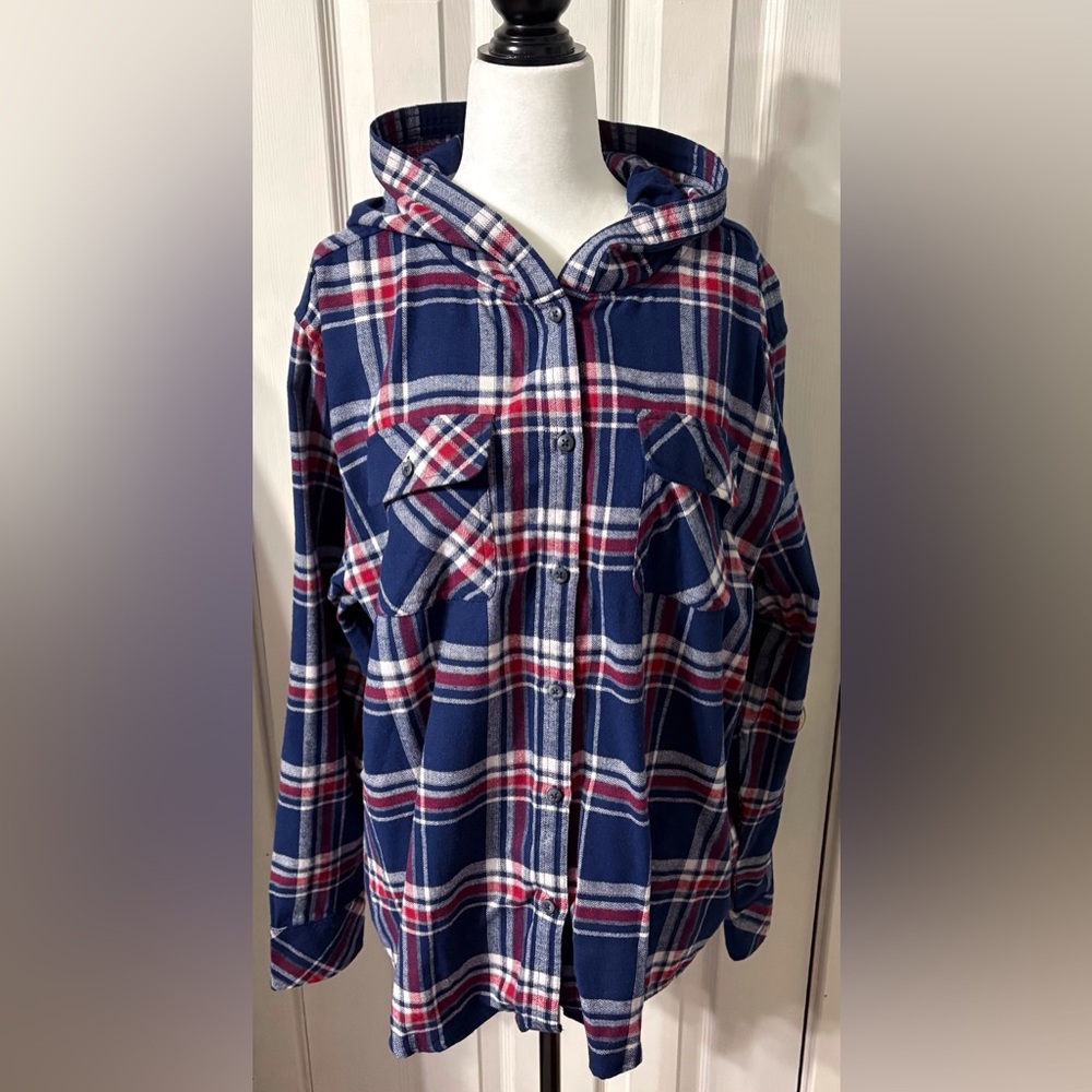 Boston Traders Women’s Hooded Navy and Burgundy Plaid Shirt XL